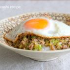 キャベツ入りそぼろ丼　オイバター風味