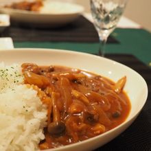 煮込むだけで簡単!ルーから作る本格ハヤシライス♪