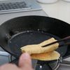 黒い卵焼き!?磯風味の【海苔巻き卵】の工程4