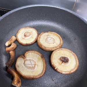 あられちゃんの作ってみた!投稿(簡単！ふっくら美味しい＊焼きしいたけ)