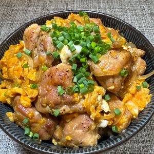 楽ラク手抜キッチン🐶🐾の作ってみた!投稿(焼き香りたつ、極みとろ〜り親子丼！)