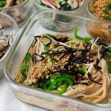 【レンチン5分♪】えのきとピーマンの塩昆布和え