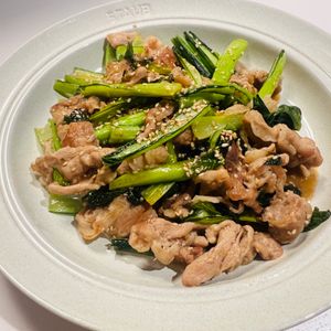 しーちゃんの作ってみた!投稿(ワンパン10分！【豚肉と小松菜のオイスター炒め】ご飯すすむ♩)