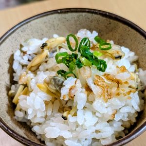 まゆのの作ってみた!投稿(白だしで上品な味わい♡旨味たっぷりあさりと生姜の炊き込みご飯)