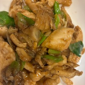おむの作ってみた!投稿(『鶏むね肉と舞茸のオイスターバター炒め』旨みたっぷり！)