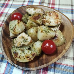 M＊Pの作ってみた!投稿(鶏肉と新じゃがののり塩バター炒め)