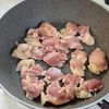 にんにく塩味♪あと引くおいしさ【鶏じゃが】の工程1