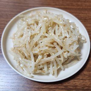 とももの作ってみた!投稿(シャッキシャキ！究極のもやしナムル)