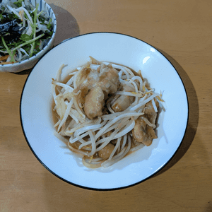 かおちゃんの作ってみた!投稿(【鶏肉ともやしの甘酢炒め】もやしシャキッ♬︎ボリュームおかず)