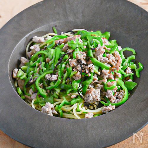 やみつき！豚ひき肉とピーマンの塩こんぶペペロンチーノパスタ