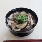 出汁不要で美味しい！なすと豚肉のお味噌汁　青じそ添え