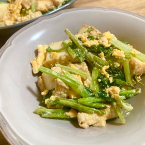 ゆかりの作ってみた!投稿(10分で爆速おかず♪【小松菜と厚揚げのふわたまオイマヨ炒め】)