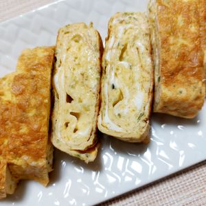 よっこの作ってみた!投稿(お弁当にも♪青さとチーズの卵焼き)