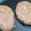 【アボカド入りハンバーグ】とろ~りチーズ!わさびソースで絶品の工程5