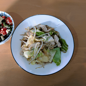 かおちゃんの作ってみた!投稿(回鍋肉風《もやしとキャベツのにんにく味噌炒め》)