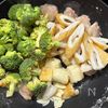 【鶏もも肉とブロッコリーの無限ペペロン】の工程3