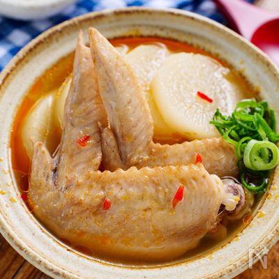 【ピリ辛スープで温まる!】手羽大根のあじ染み和風チゲ