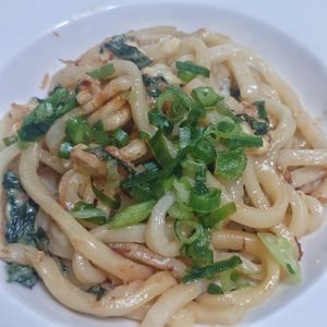 オレンジの作ってみた!投稿(レンチン４分するだけ！やみつきになる！おかかチーズうどん)