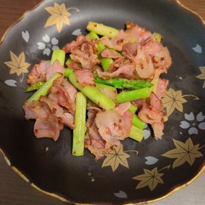 たりおの作ってみた!投稿(定番は味付けを一工夫＊アスパラベーコンの粒マスタード炒め♡)