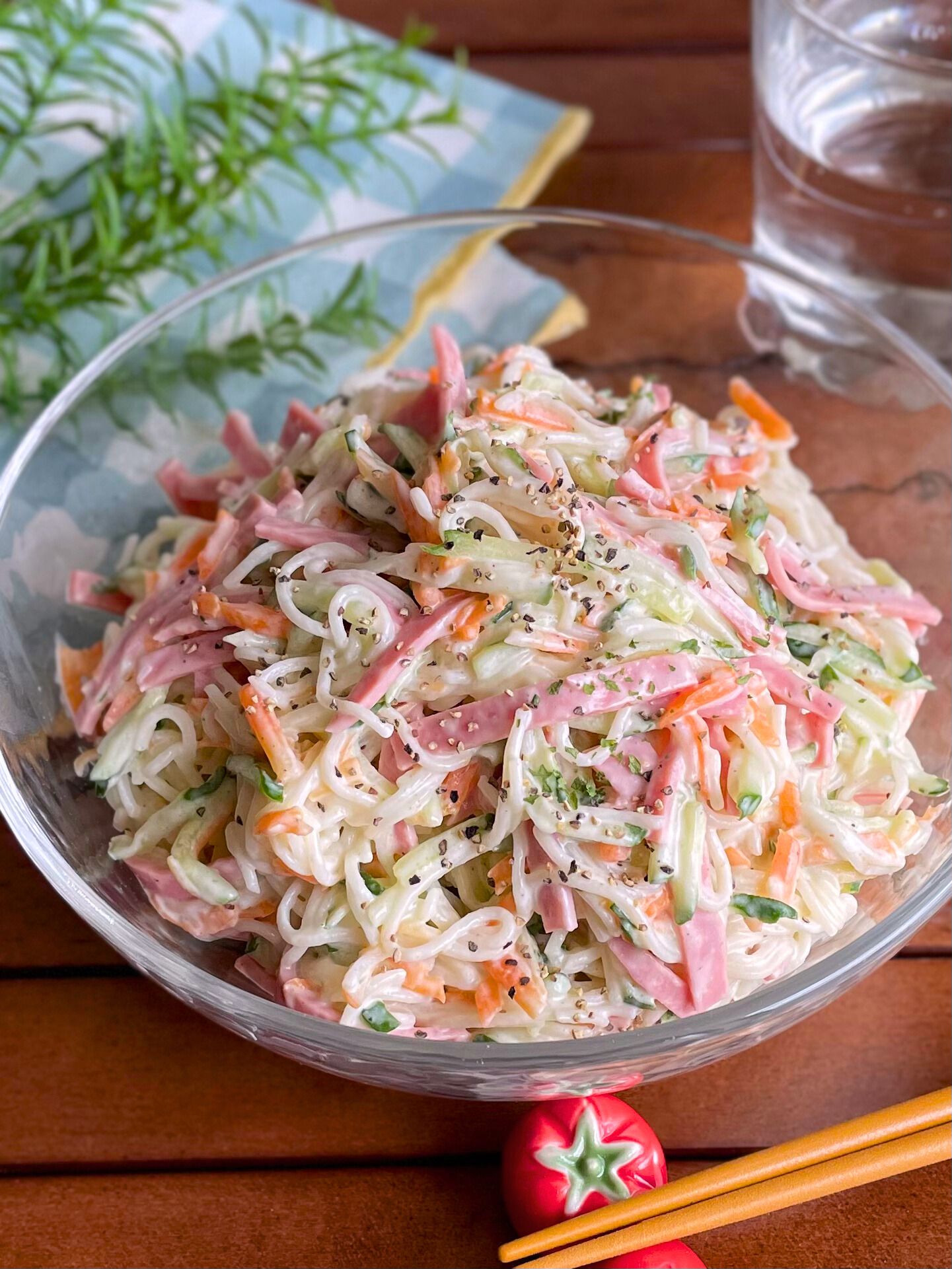 素麺がくっつきにくい裏ワザあり！「彩りそうめんサラダ」 | レシピ