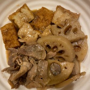 おかか昆布🍙の作ってみた!投稿(【豚こま厚揚げの甘辛すき煮】ワンパン10分!甘辛節約おかず♪)