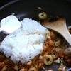 お昼ごはんにちょうど良いちくわのキムチチャーハンの工程2