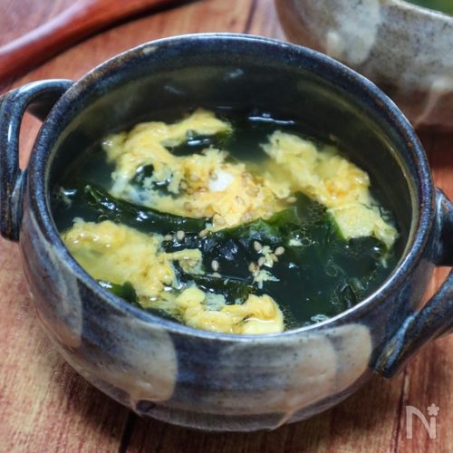 5分でできる♪ふんわり卵とわかめの中華スープ