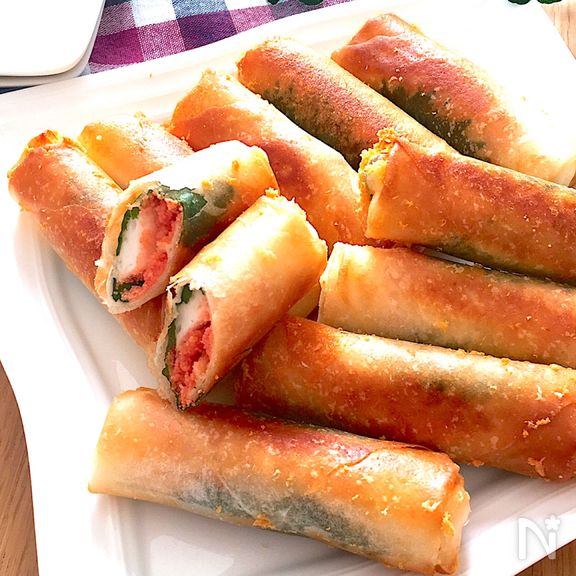 パリッパリ・揚げ焼きで簡単♡はんぺん明太しそチーズ春巻き