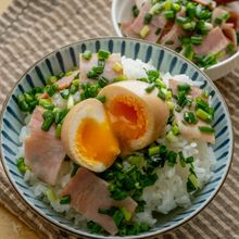 ベーコン＆ねぎまみれ味玉ごはん
