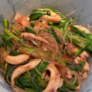 bo-zu3の作ってみた!投稿(いかと小松菜たっぷり《子供達が取り合う》春雨の中華炒め)