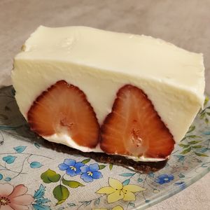 週一だけは頑張ります💦の作ってみた!投稿(生クリーム不使用！いちごのレアチーズケーキ！簡単すぐ出来る！)