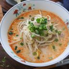 辛さ調節可！休日ランチに♪コク旨♡牛乳担々麺