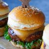 作り続けて10年お店越え♡『絶品ハンバーガー』大絶賛される♪