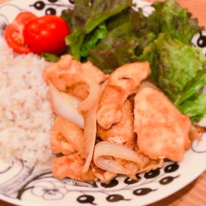 ミルクの作ってみた!投稿(超やわらか！【鶏むね肉と新玉ねぎの生姜焼き】)