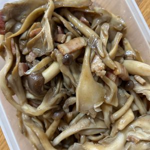 なまけものの作ってみた!投稿(旨みたっぷり♪きのことベーコンお醤油マリネ)