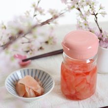 淡いピンクが綺麗な新生姜の甘酢漬け
