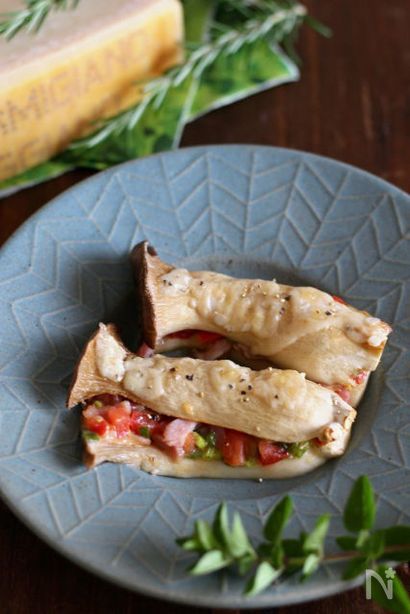 パルミジャーノ香る♪エリンギのトマトベーコン挟み焼き