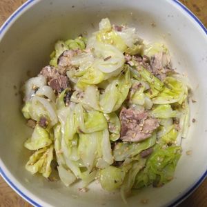 ももの作ってみた!投稿(包丁不要！5分で【キャベツとさばの旨だれ和え】さば缶で簡単◎)