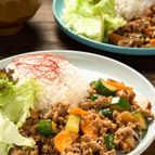 ご飯のお供に！きゅうりと豚ひき肉のピリ辛オイスター炒め