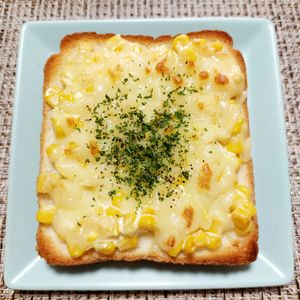 よっこの作ってみた!投稿(子供も大人も大好き♡コーンマヨネーズの冷凍作りおきトースト)