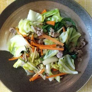チョロリスの作ってみた!投稿(【塩こんぶで肉野菜炒め】パパッと栄養満点！うま味たっぷり)