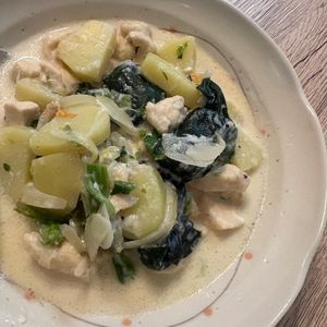 927471の作ってみた!投稿(【鶏むねとじゃがいものクリーム煮】簡単！とろみ付け要らず♪)