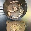 【防災レシピ】焼き鳥缶ともち麦の参鶏湯風ぞうすいの下準備