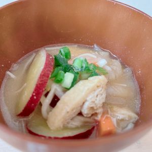 あーちゃん·͜· ♡の作ってみた!投稿(【さつまいもと油揚げのお味噌汁】やさしい甘味が味噌と合う！)