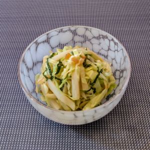 𝔂𝓾𝓶𝓲🍓の作ってみた!投稿(さっぱりおいしい♩キャベツとかまぼこの梅しそ和え)