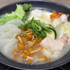 みーこの作ってみた!投稿(スープまで飲み干せる♡絶品♡おすすめ♡鶏塩生姜鍋♡)