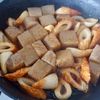 【こんにゃくとちくわのピリ辛煮】お弁当やおつまみにも◎の工程3