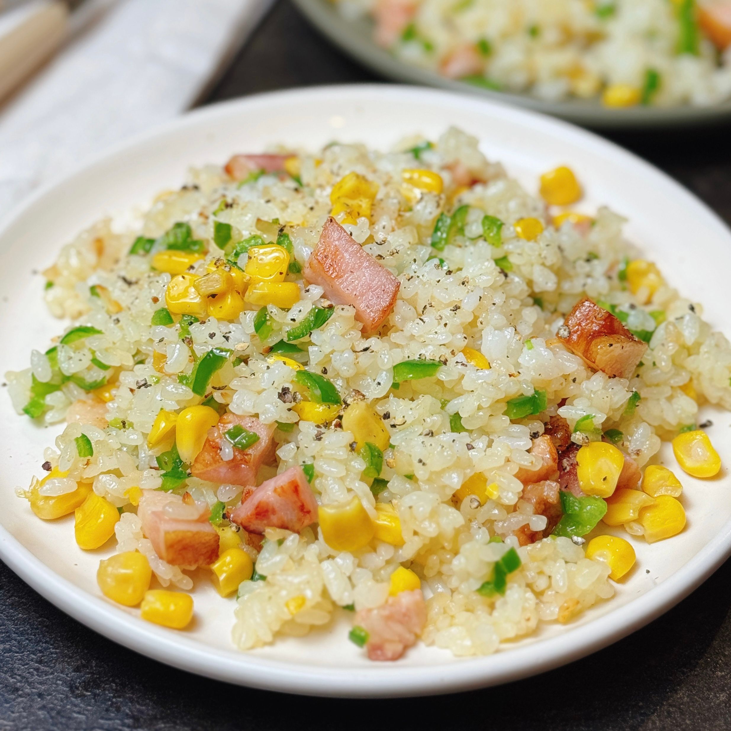ベーコンと夏野菜のガーリックピラフ】パンチが効いて食欲全開