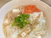 冷凍餃子で♡えのきと豆腐のヘルシースープ【かんたん10分】