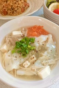 冷凍餃子で♡えのきと豆腐のヘルシースープ【かんたん10分】